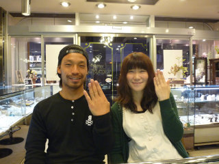 カップルのご紹介 福島市で人気の婚約 結婚指輪を探すならジュエリーワタリヤ ダイヤ 金 プラチナの販売 修理 買取も